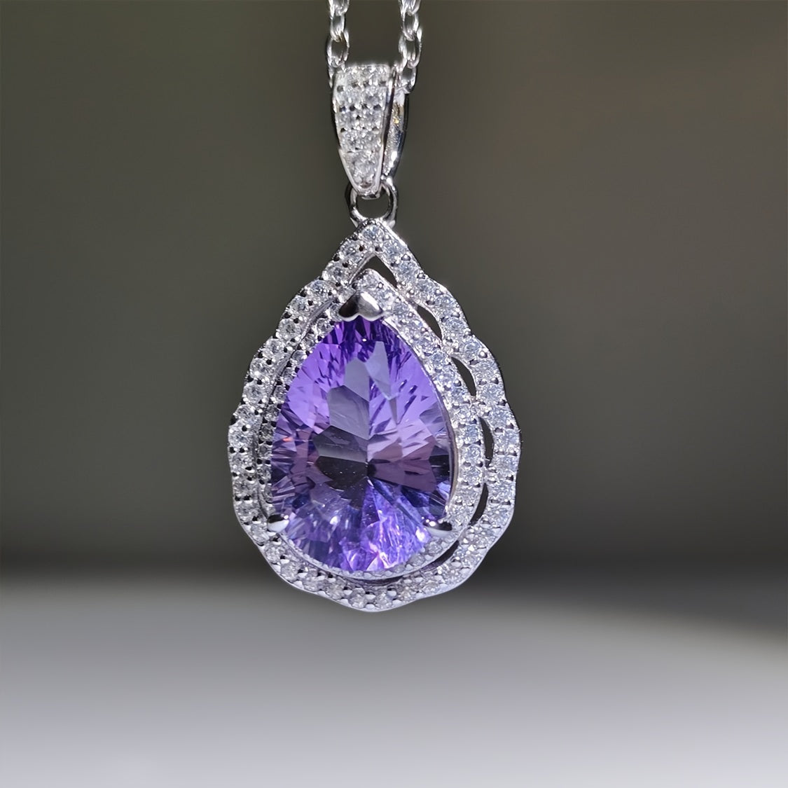 S925Silver Drop Pendant，Central Inlay6Carat Amethyst，18K Gold Coating，Elegant Vintage Style Necklace，Suitable for Gifts、Party and Daily Wear - Suitable for All Seasons、Carnival and Sexy Vacation Style