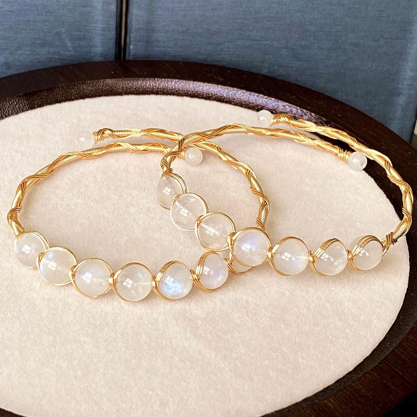 14k Gilded Winding Bracelet Natural White Moonlight Blue Moonlight Round Beads Brace Lace Bracelet Wholesale