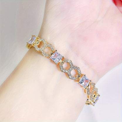 A High Quality Pentagram Chain Ring Bracelet，Inlaid AAA CZ Zircon and Gold Coating，Jewelry Suitable for Fashionable Women。