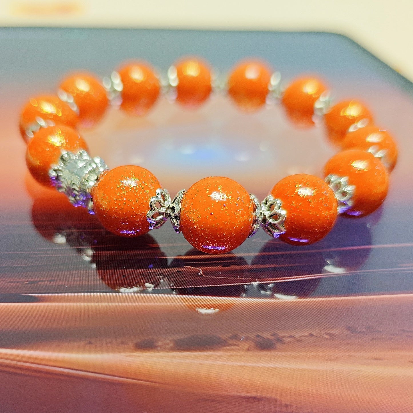 An Elegant Glass Beads Bracelet，Shining Sunstone Design，Golden Decoration，Suitable for Daily Wear，Women's Fashion Accessories Suitable for All Seasons