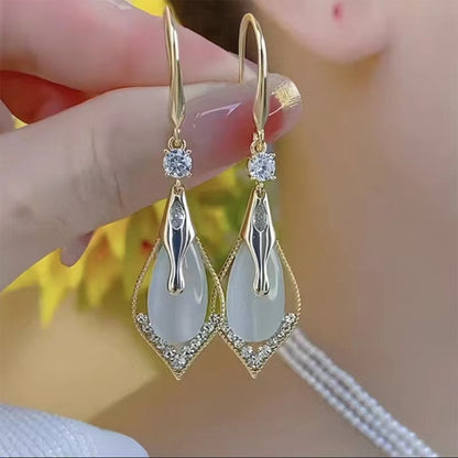 Exquisite Moonstone Drop Earrings - Hanging and Hanging Copper Jewelry，Shiny Rhinestone Ornament，Elegant and Simple Style，Exquisite Female Gift，Suitable for Any Occasion