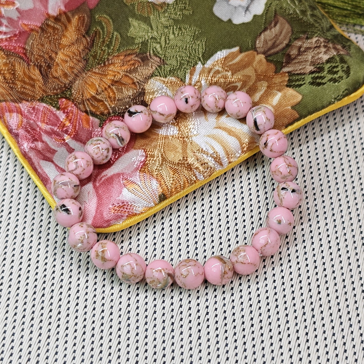 Elegant8.5mm Pink and White Marble Natural Stone Beads Bracelet - Traditional Chinese Style，Versatile Accessories for All Occasions，Ideal Gift for Relatives