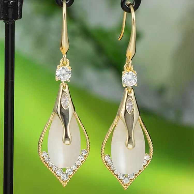 Exquisite Moonstone Drop Earrings - Hanging and Hanging Copper Jewelry，Shiny Rhinestone Ornament，Elegant and Simple Style，Exquisite Female Gift，Suitable for Any Occasion