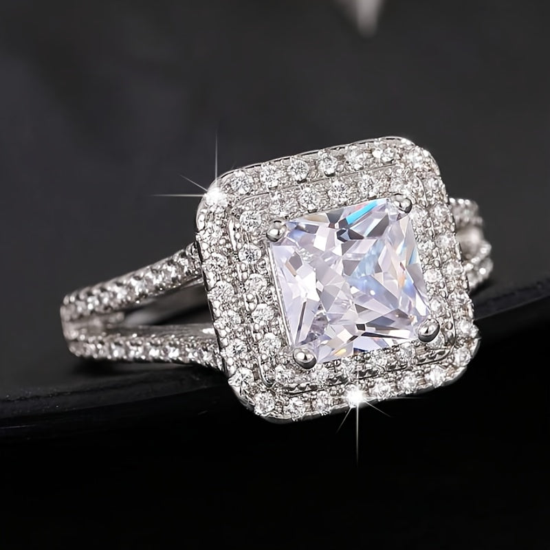 Luxury White Crystal Engagement Ring，Inlaid Zircon，Very Suitable15Girls over the Age，Gift for Her on Special Occasions