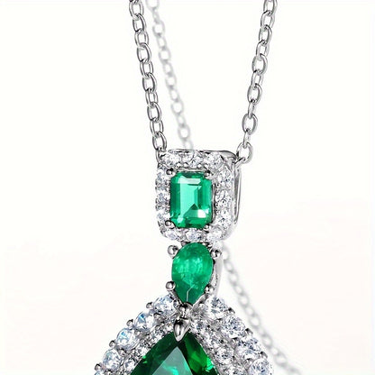 Elegant3.58Carat Laboratory Cultivation Emerald Pendant Necklace，925Sterling Silver，18K Gold Coating，with Moissanite Embellishment，Suitable for Daily Wear and Special Occasions，Thanksgiving Gift