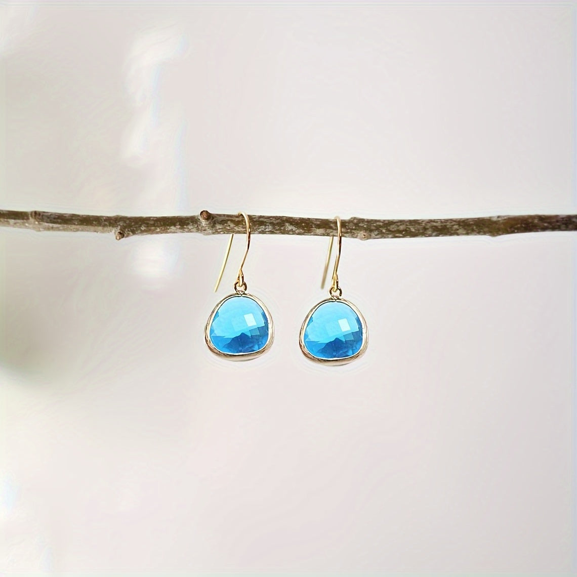 a Pair14K Gold-Plated Aquamarine Pendant Earrings，Glass Mosaic，Copper，Country Party Style，Suitable for Christmas、Wedding、Bridesmaid and Birthday Gift，Jewelry Suitable for All Seasons