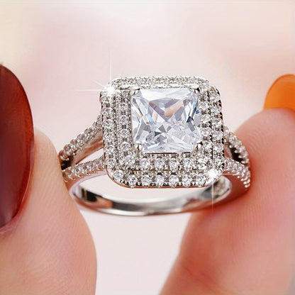 Luxury White Crystal Engagement Ring，Inlaid Zircon，Very Suitable15Girls over the Age，Gift for Her on Special Occasions