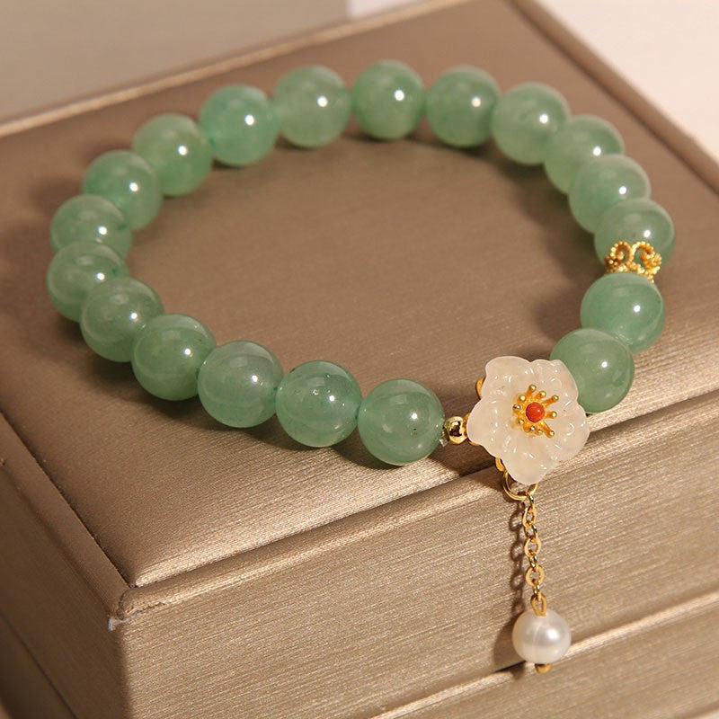 Elegant and Sexy Natural Stone Bracelet，with Flower Pendant and Stylish Natural Stone Bracelet，Suitable as a Perfect Gift for Family and Friends，Suitable for Daily Wear。